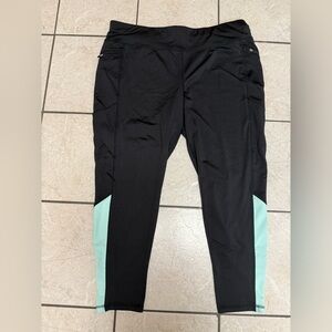 Livi Active Women’s Plus Size 22/24 Fleece Lined Black Mint Athleisure Leggings
